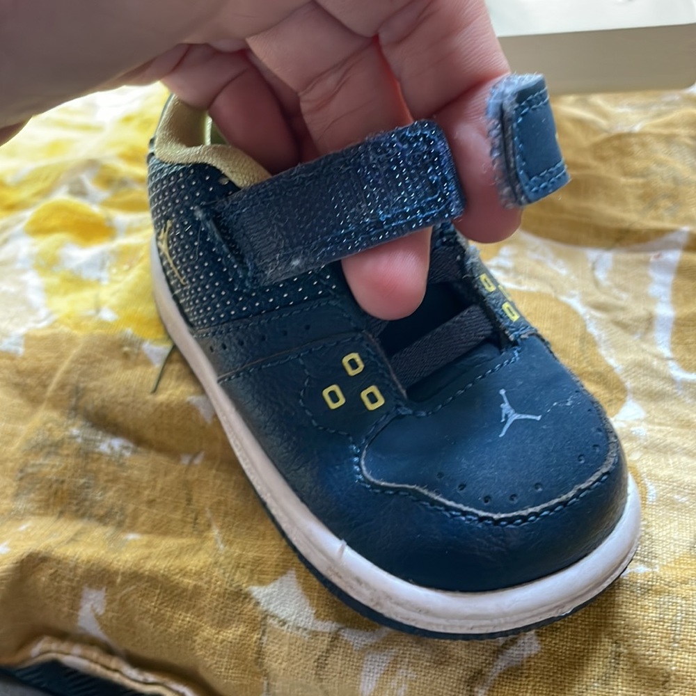 Nike Jordan Toddler Blue Leather Sneakers - Picture 4 of 5